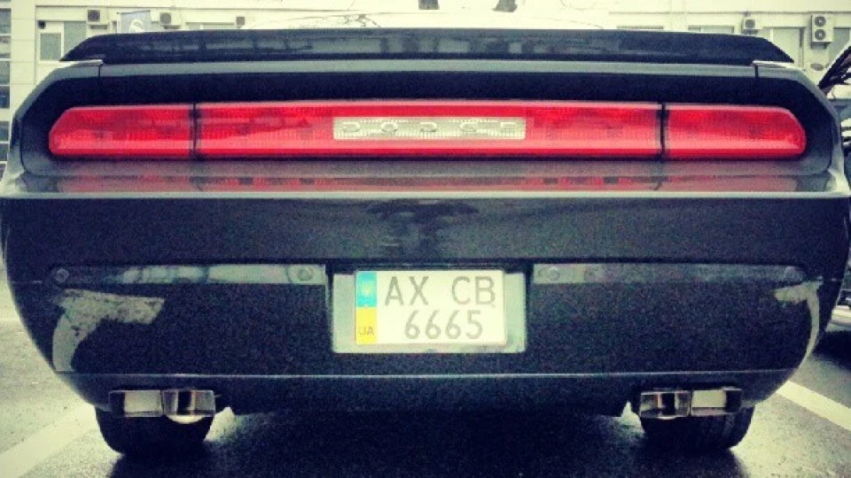 Dodge Challenger 4