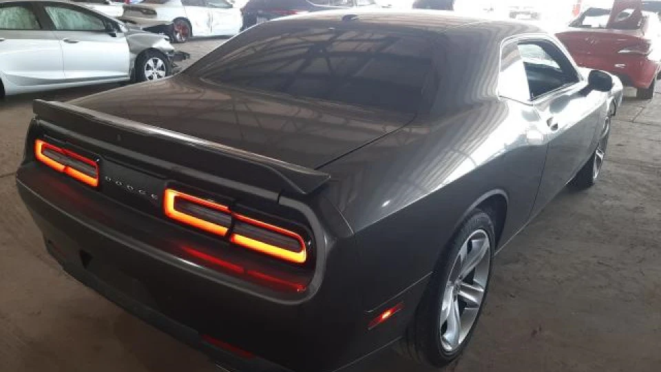 Dodge Challenger 5.7 HEMI