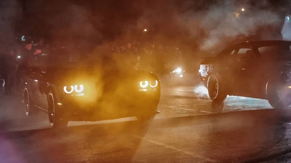 Dodge Challenger GT AWD 2