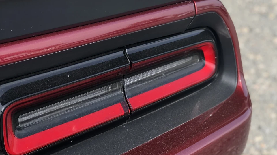 Dodge Challenger Hellcat 4