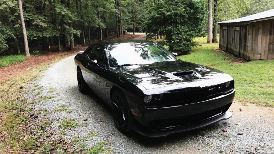 Dodge Challenger Hellcat 5