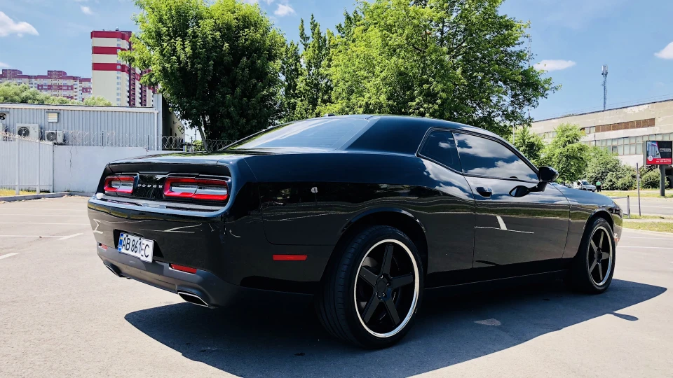 Dodge Challenger Не відро з болтами. 4
