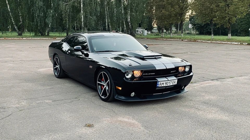 Dodge Challenger SRT8 392 2