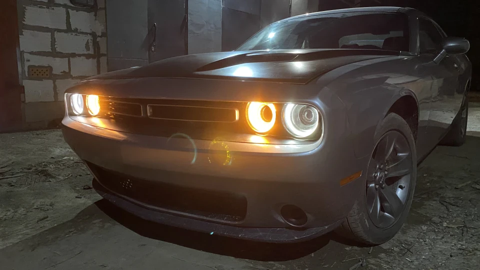 Dodge Challenger Стильна купеха 3