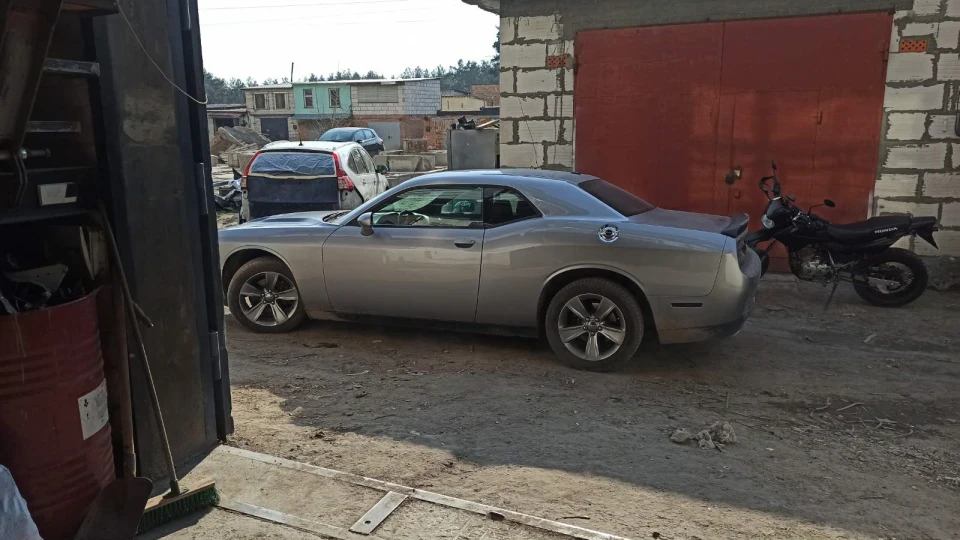 Dodge Challenger Стильна купеха 4