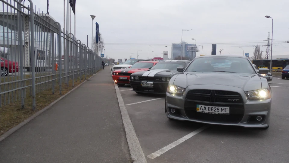 Dodge Charger SRT8 М'ЯЗИ 2