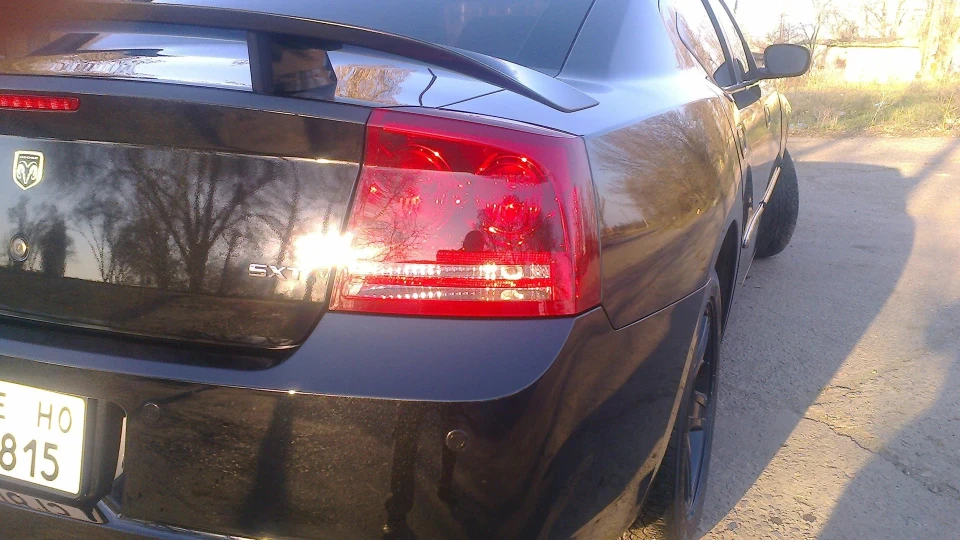 Dodge Charger 4