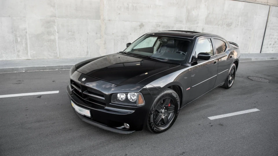 Dodge Charger RT 5.7 HEMI Малюк 2