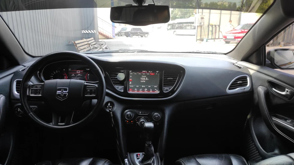 Dodge Dart (Black Edition) 4