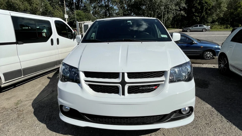 Dodge Grand Caravan 4