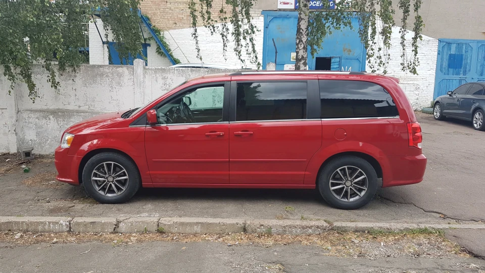 Dodge Grand Caravan 2