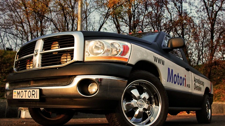 Dodge Ram 4