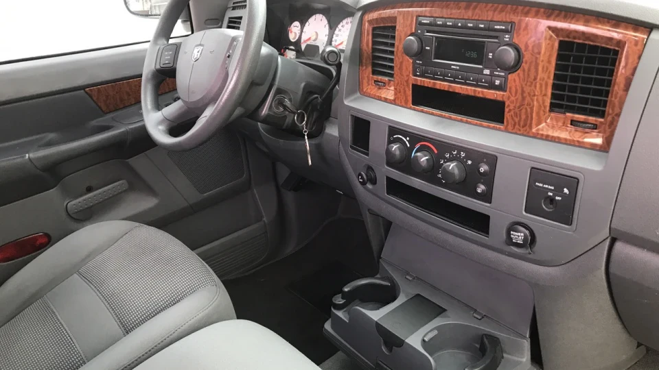 Dodge Ram 4