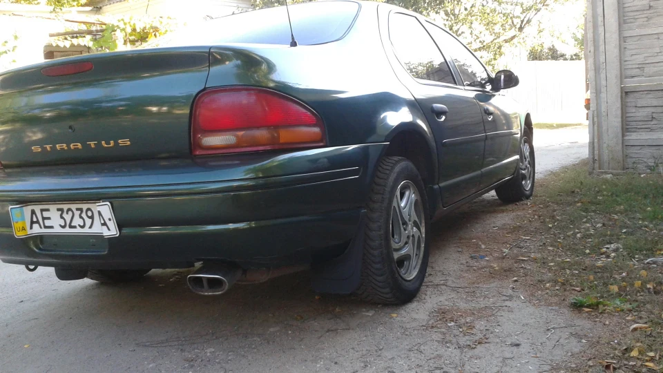 Dodge Stratus 3