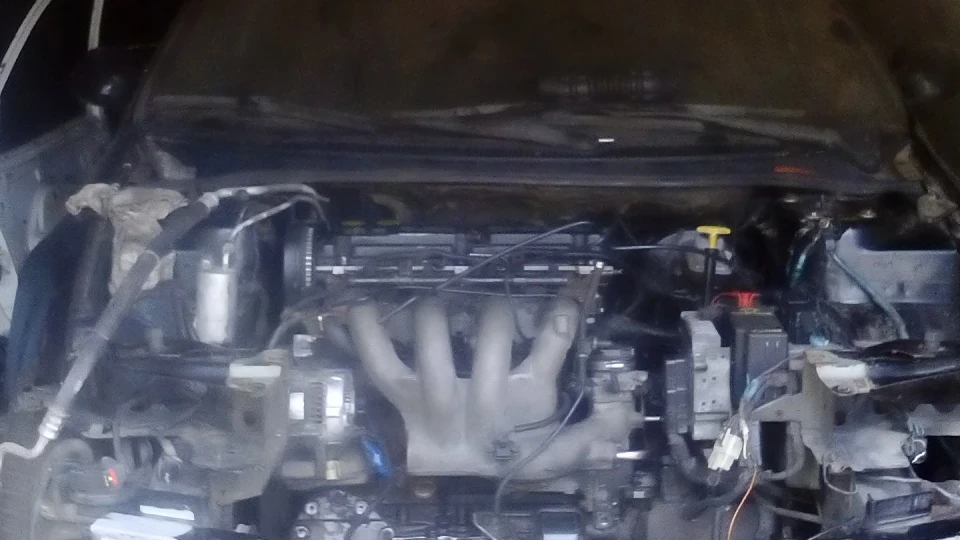 Dodge Stratus чорний бик 2.4