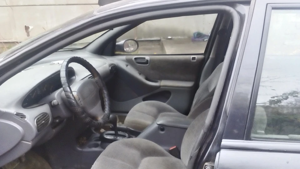 Dodge Stratus Чорний бик