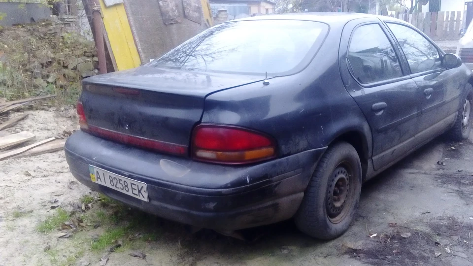 Dodge Stratus Чорний бик 2