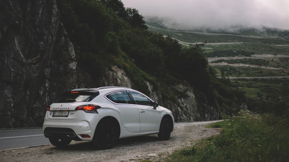 DS 4 Crossback [white pearl kisa] 2