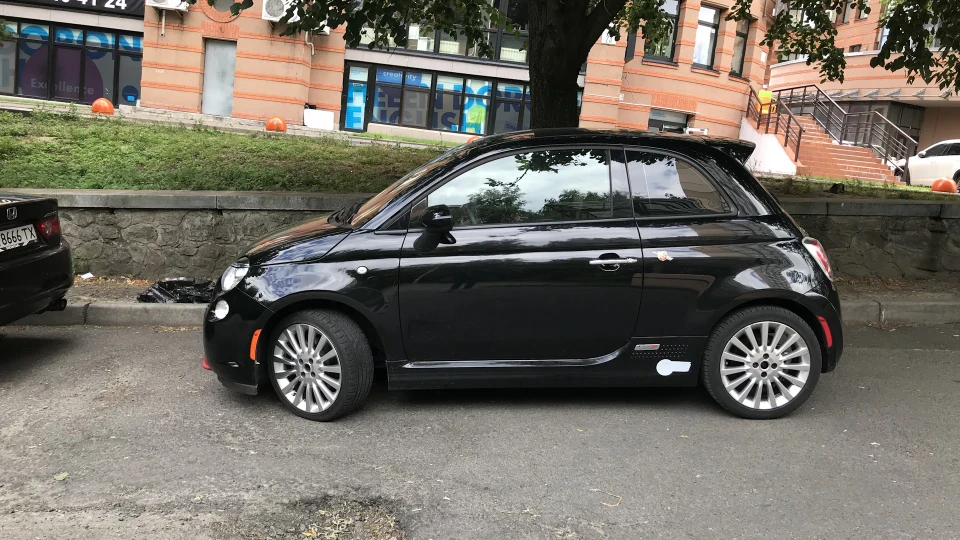 FIAT 500E EV 4