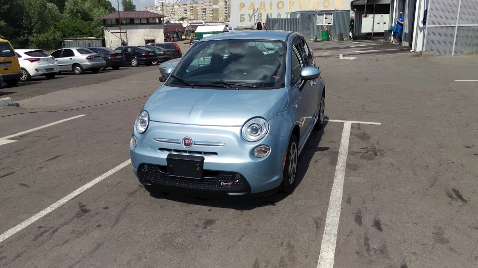 FIAT 500E EV E Ракета на батарейках