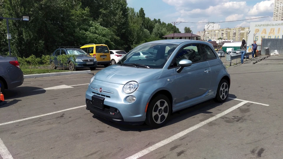 FIAT 500E EV E Ракета на батарейках 2