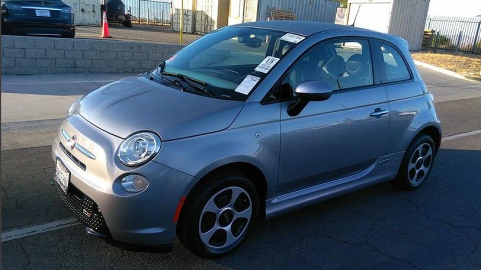 FIAT 500E EV Іде до мене морем... 2
