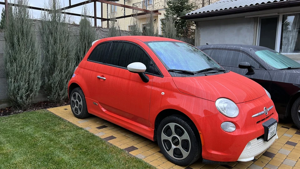 FIAT 500E EV Лепестричний апельсин
