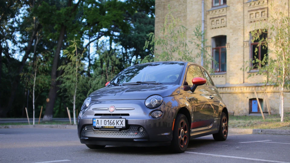 FIAT 500E EV Sport 3