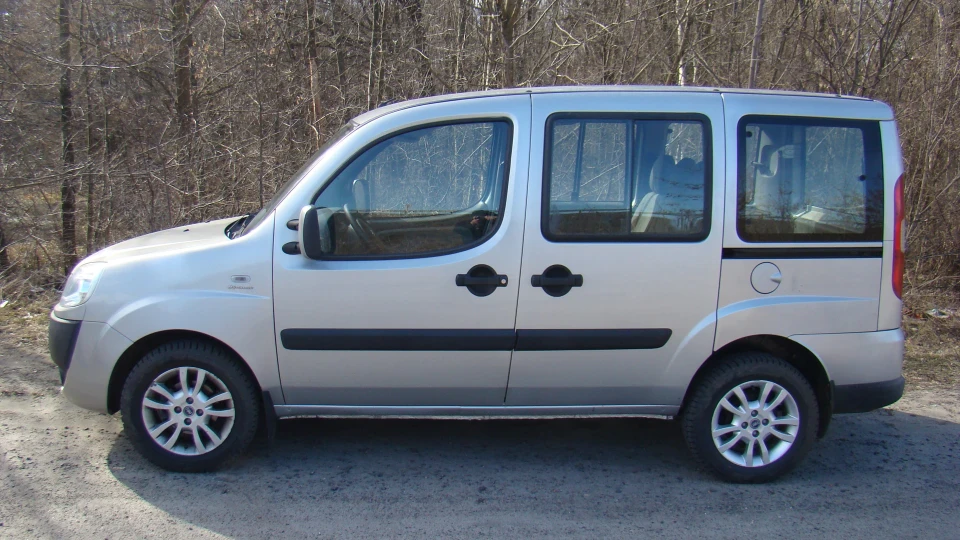 FIAT Doblo Доблоєд Сірий