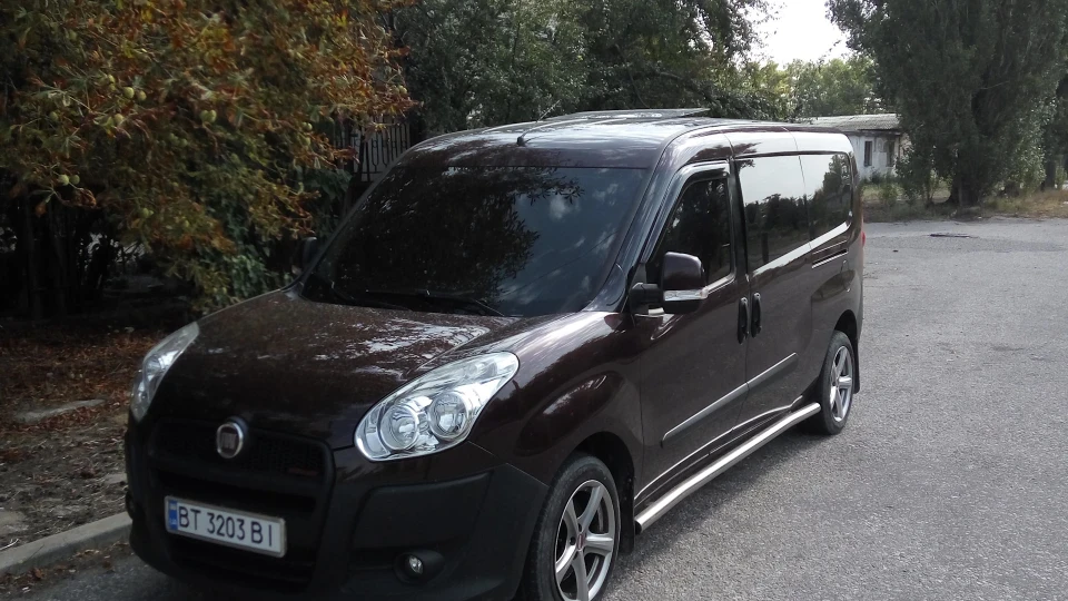 FIAT Doblo Гранатовий металік 4