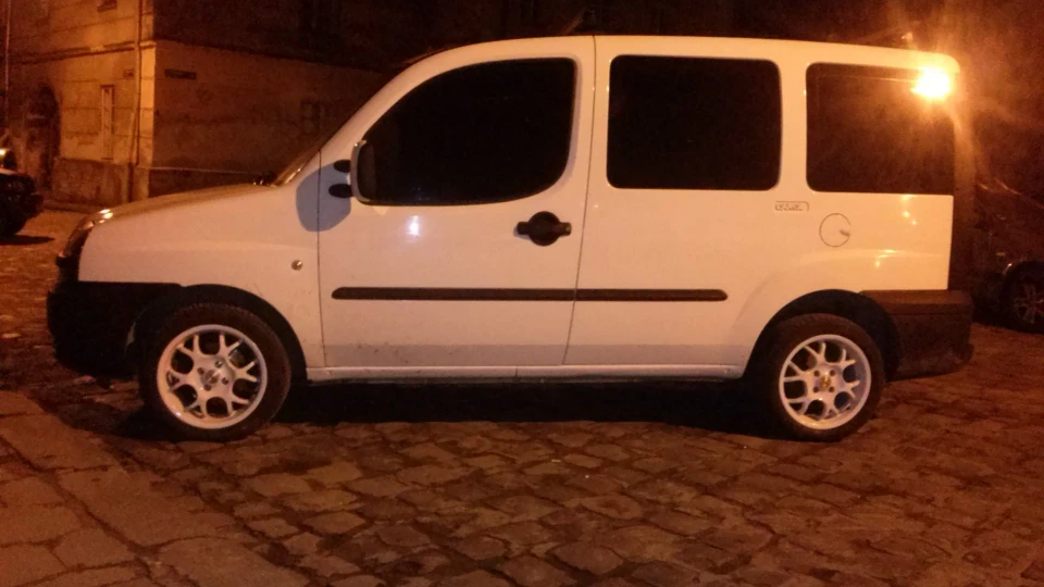 FIAT Doblo ГУЧНИЙ 5