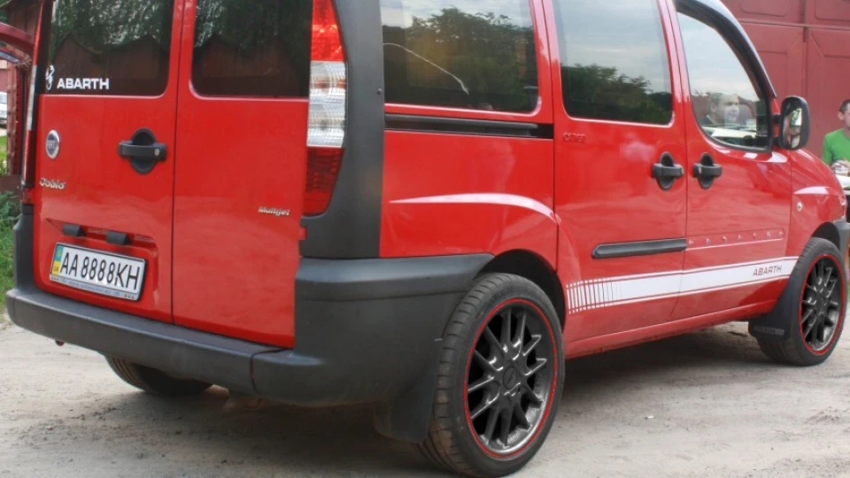 FIAT Doblo Red Shadow,1.3 ABARTH 3