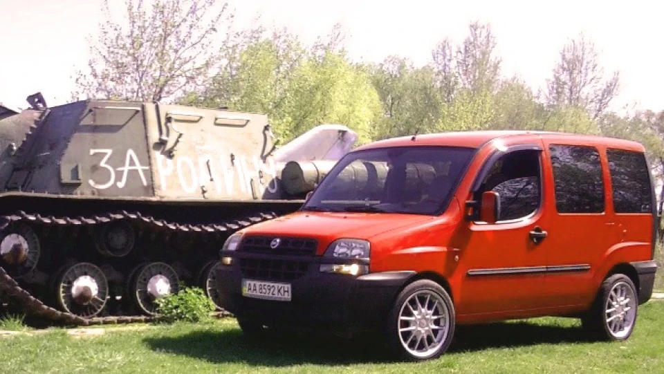 FIAT Doblo Red Shadow,1.3 ABARTH 4