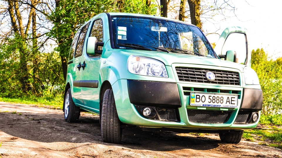 FIAT Doblo Салатовий