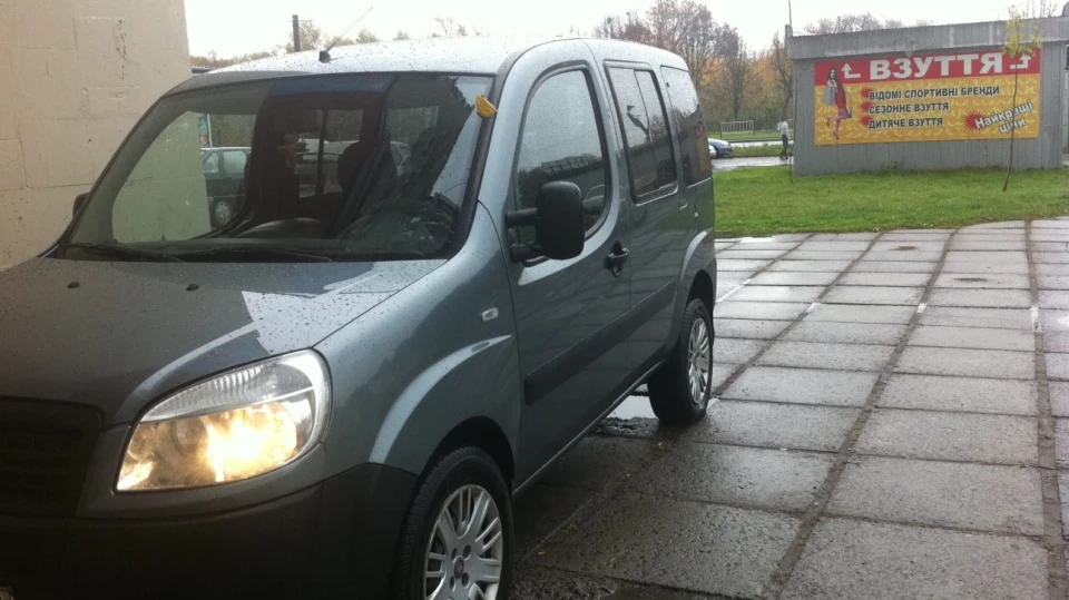 FIAT Doblo сірий графіт