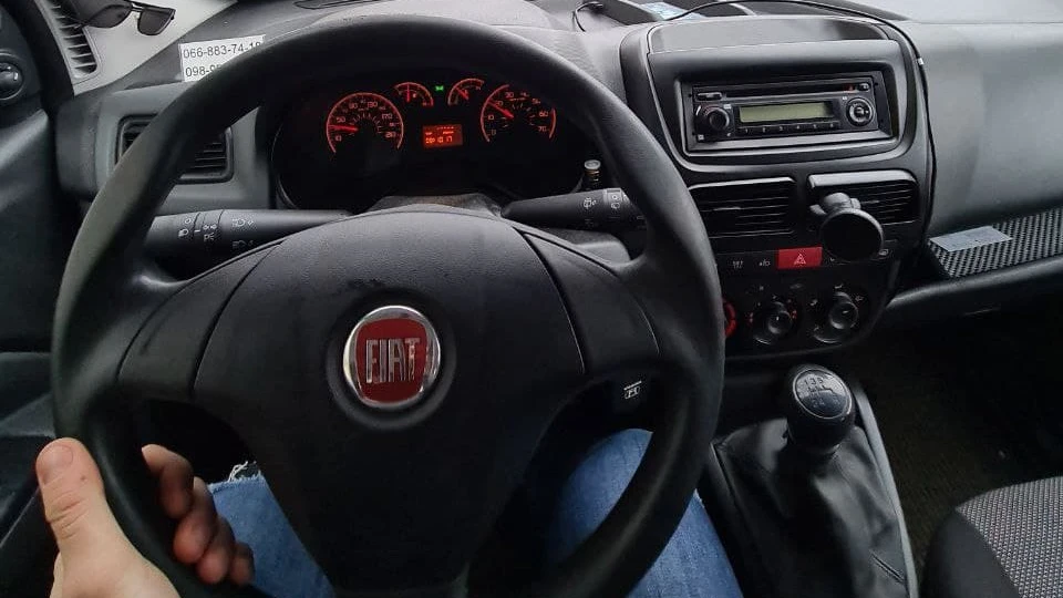 FIAT Doblo Сірий трудяга.