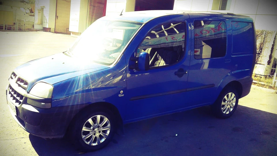 FIAT Doblo Синій 1.9 sx jtd 3