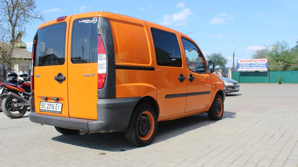 FIAT Doblo Turbo Orange