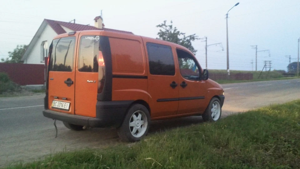FIAT Doblo Turbo Orange 3