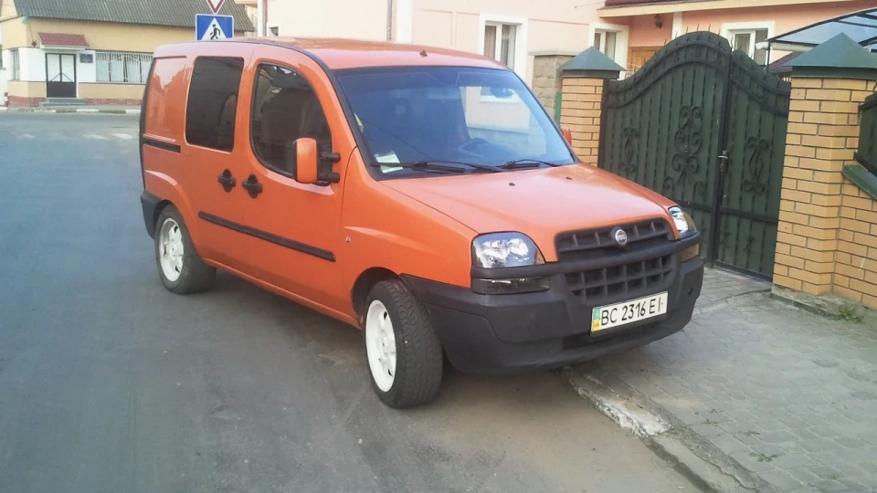 FIAT Doblo Turbo Orange 5
