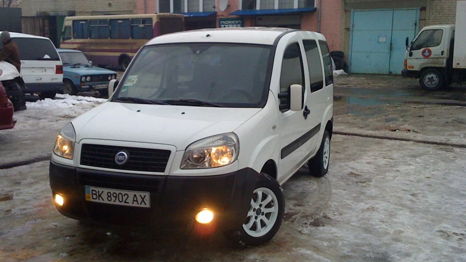 FIAT Doblo WEISS METALIC 2
