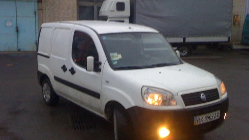 FIAT Doblo WEISS METALIC 3