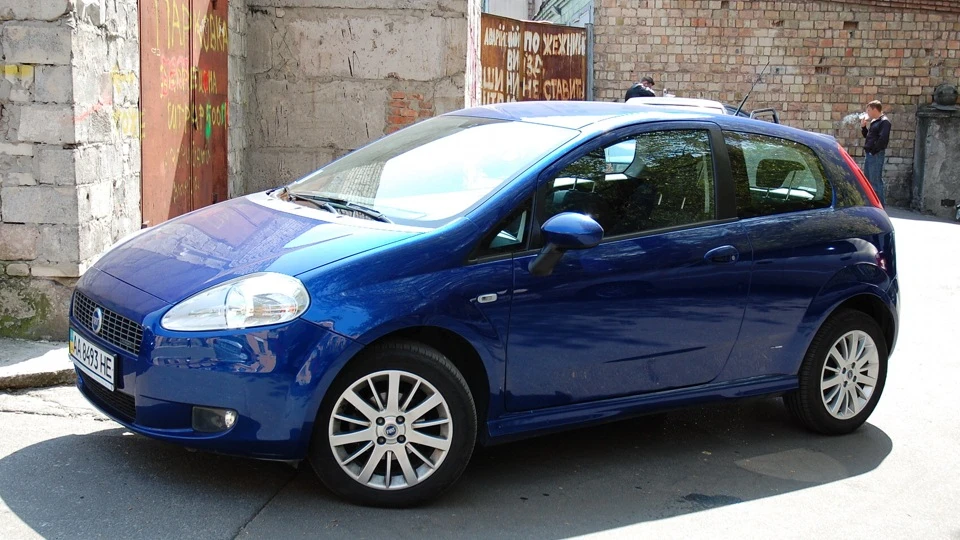 FIAT Grande Punto 3D 2