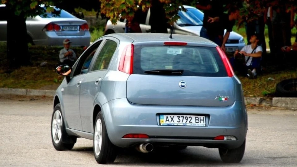 FIAT Grande Punto Бездоганно Сірий