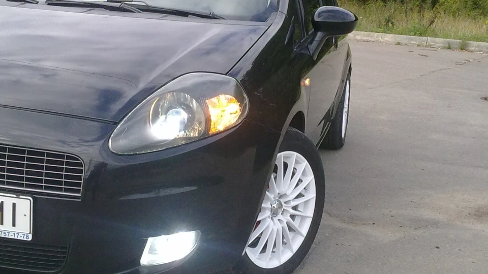 FIAT Grande Punto Чорний Плуто 3