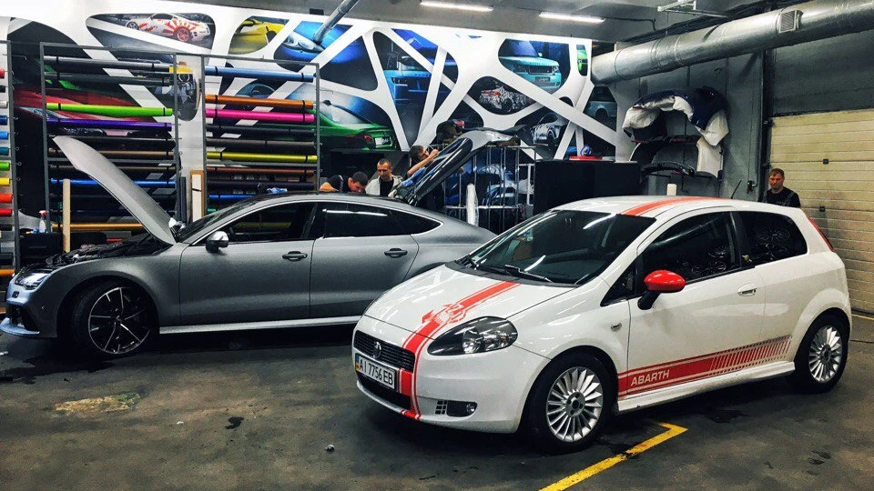 FIAT Grande Punto Designed by Abarth 3