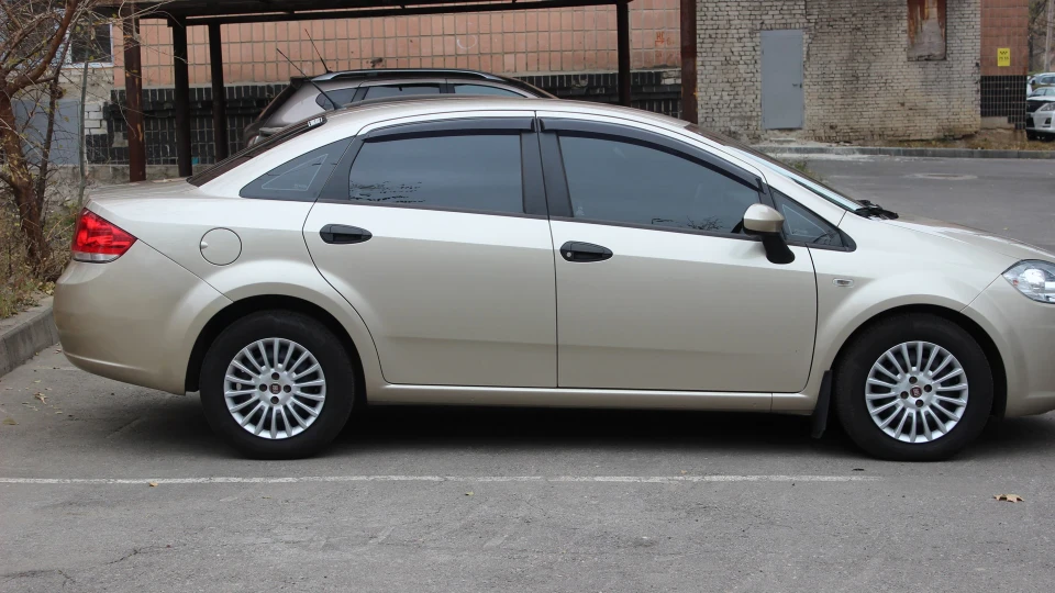 FIAT Linea 1.4 t-jet 3
