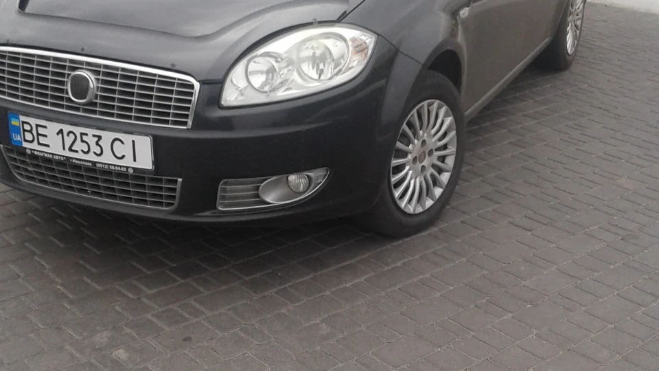 FIAT Linea Чорний фрукт)