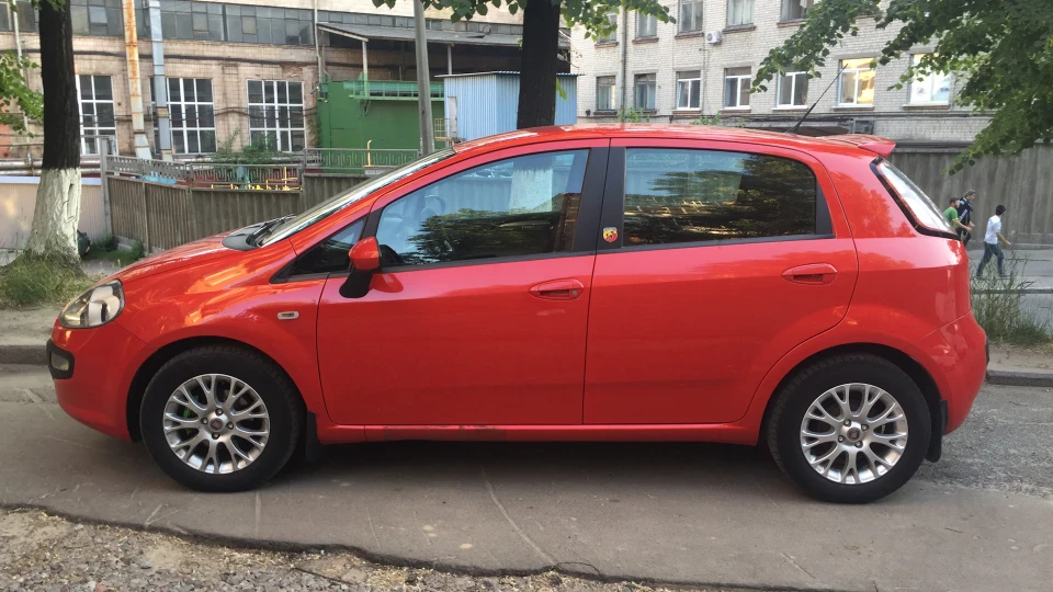 FIAT Punto Evo 1.4 Rosso passionale 2