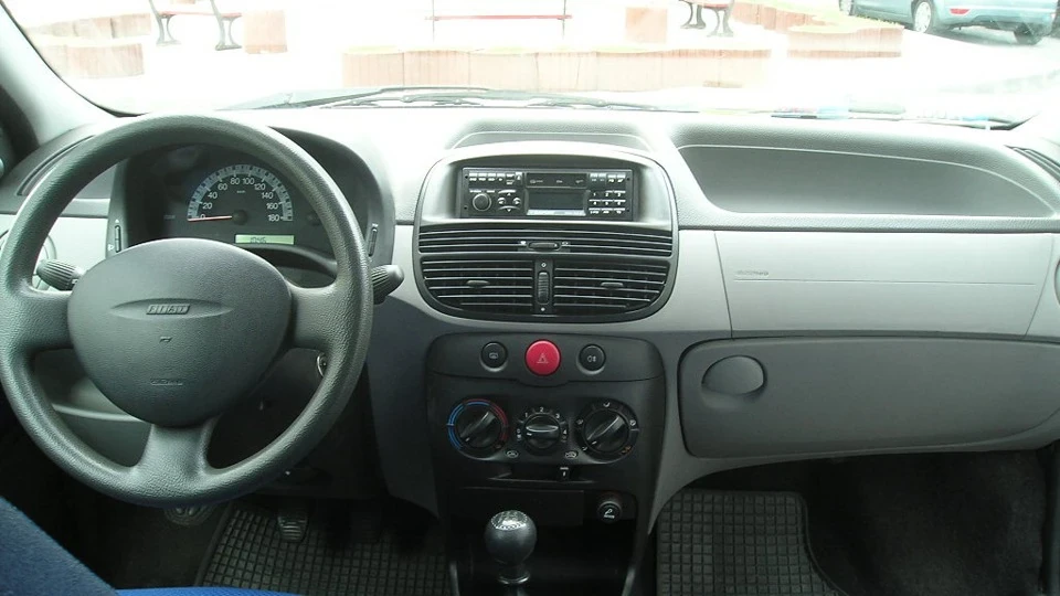 FIAT Punto 1.2 8V (3D) 3